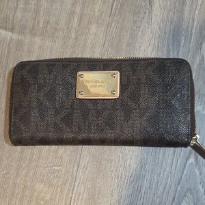 Michael Kors Black Zip Wallet
